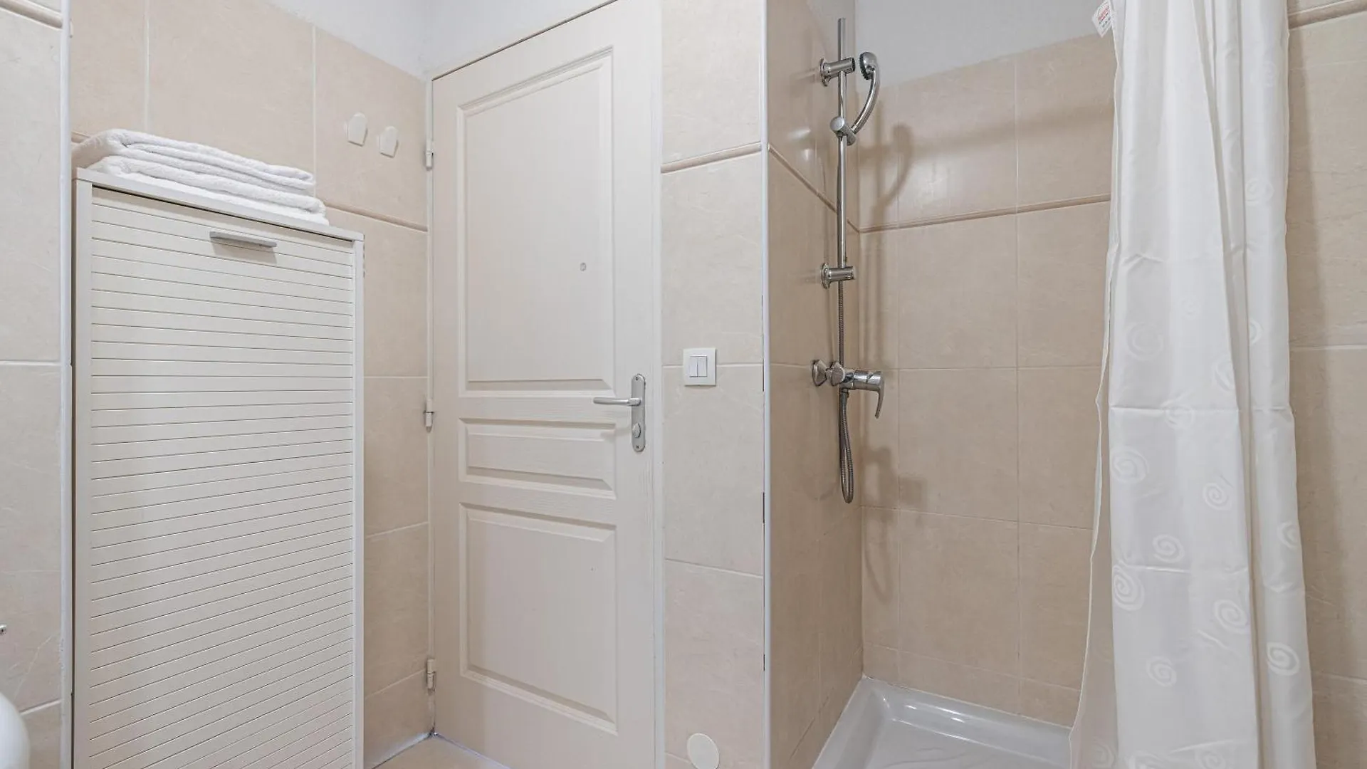 Royal Sunny Apt 200M From Beach - Happy Rentals Menton Apartment